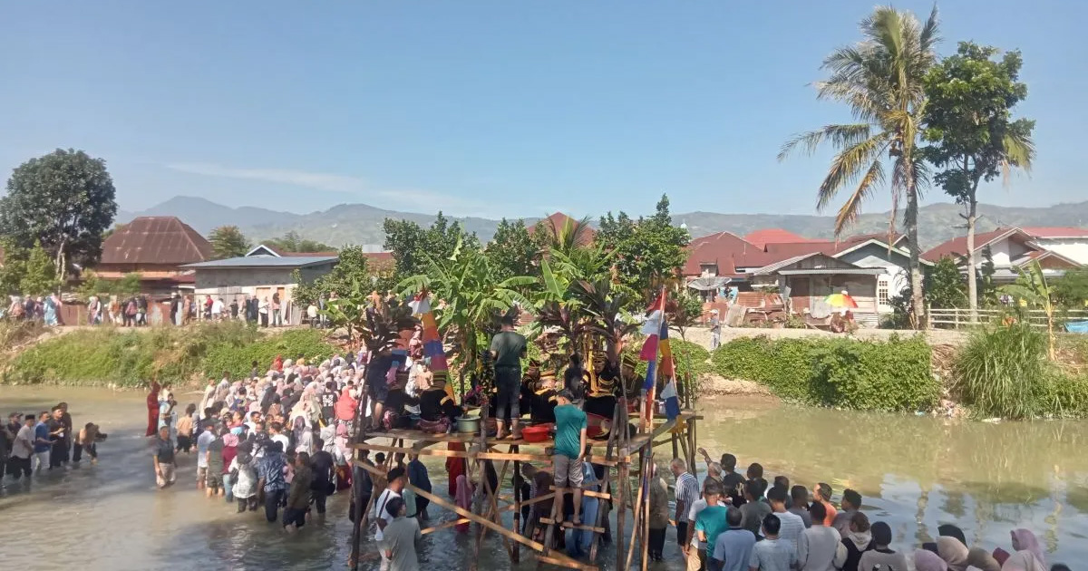 Tradisi Kenuri Suku Madras di Sungai Lisai, Warisan Leluhur dan Kejayaan Padi Riun