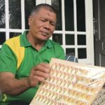 penjaga koleksi prangko langka di Bengkulu